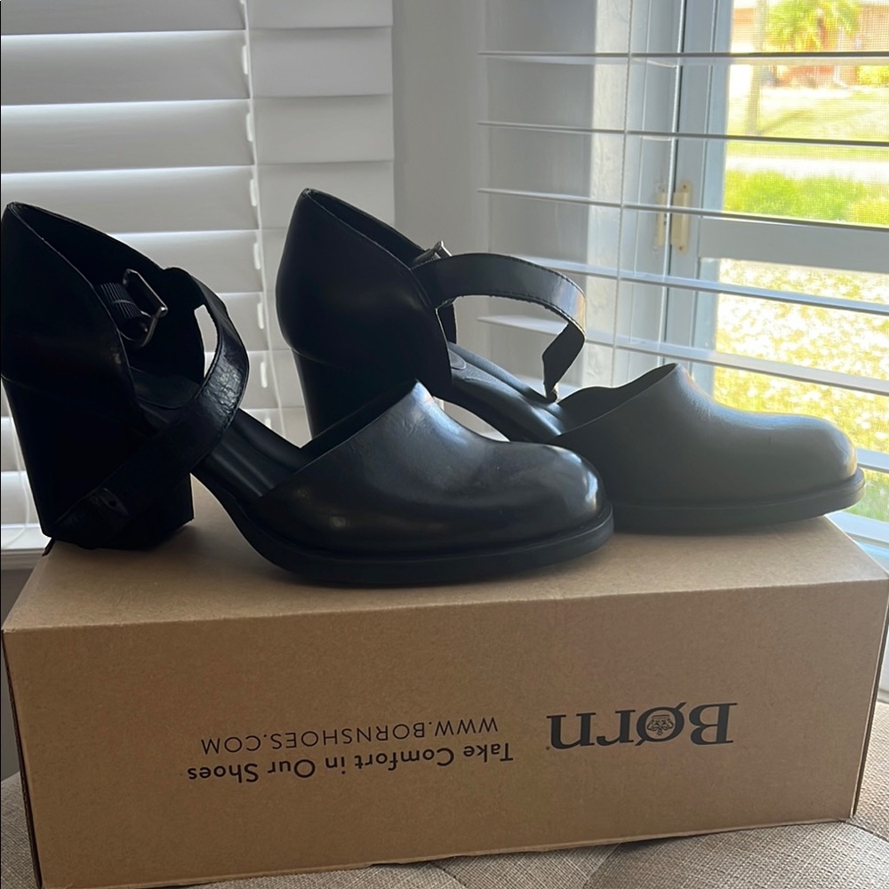 Born Women's Black Leather Shoes